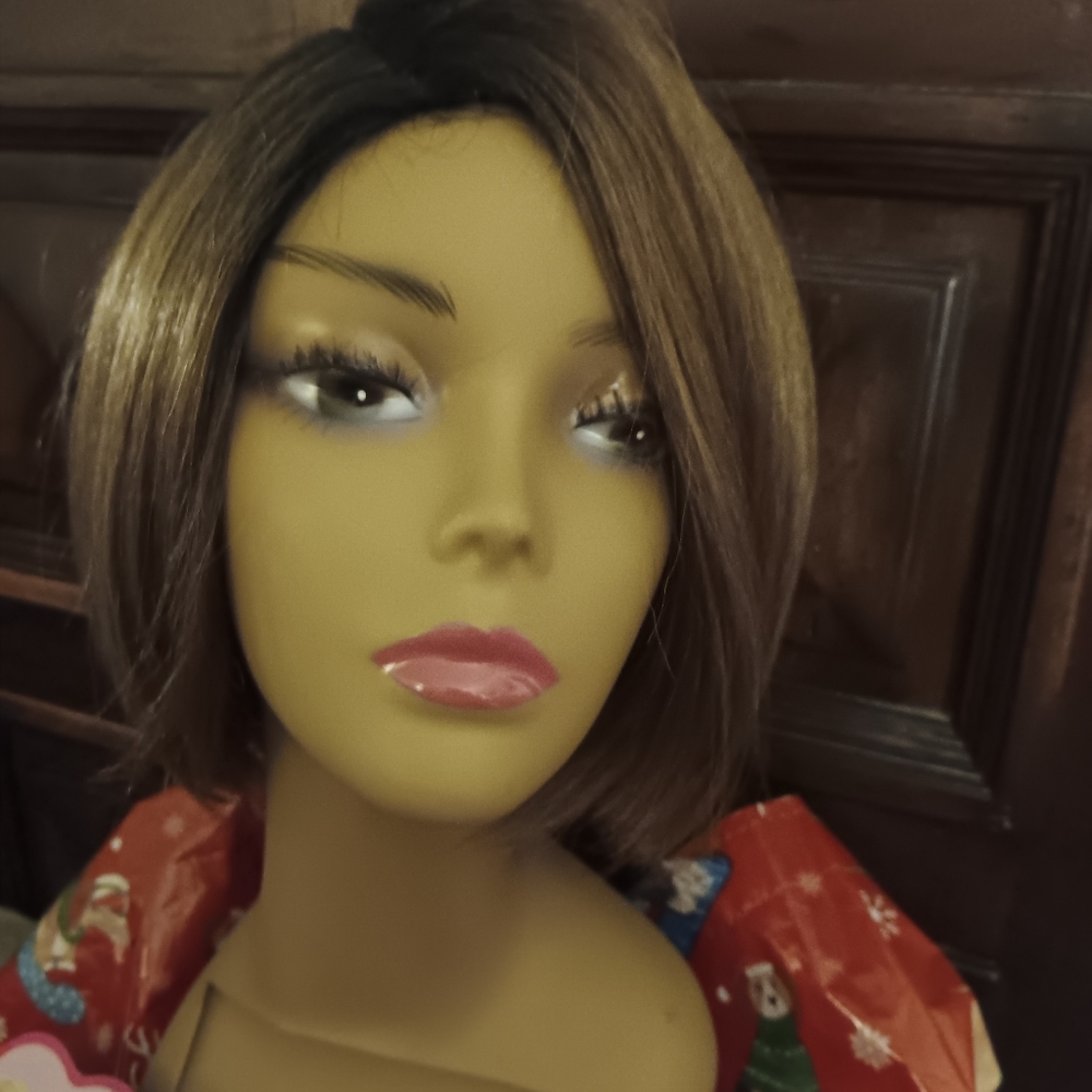 Outre Wigpop synthetic full cap wig in Honey Amber New with tags